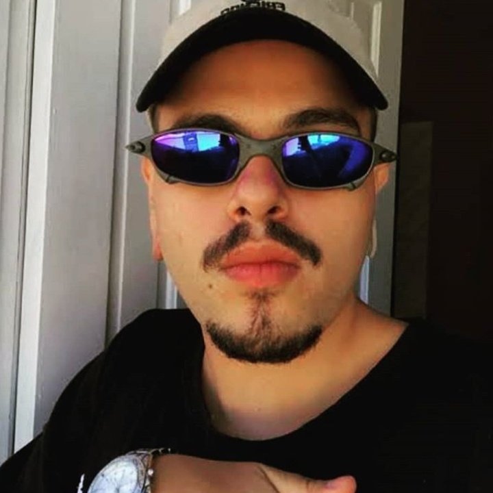 KusterMeme's tweet photo. Favela é lugar de paz e não de guerra, se os Polícia brota a bala rola https://t.co/VOjtgf5iH0