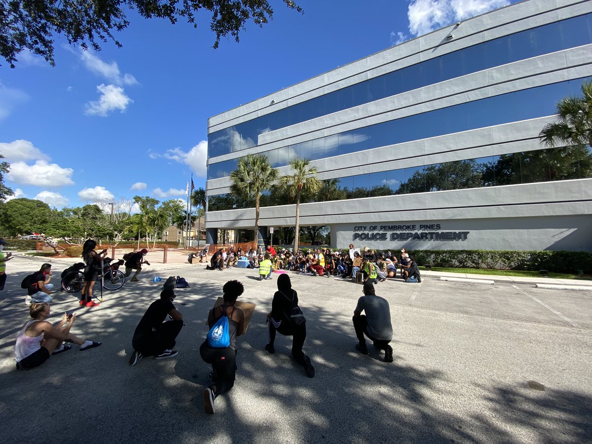 Happening now. Peaceful protest in Pembroke Pines. Taking a knee outside Police department. March continues to city hall next. <a href="/CBSMiami/">CBS Miami</a>