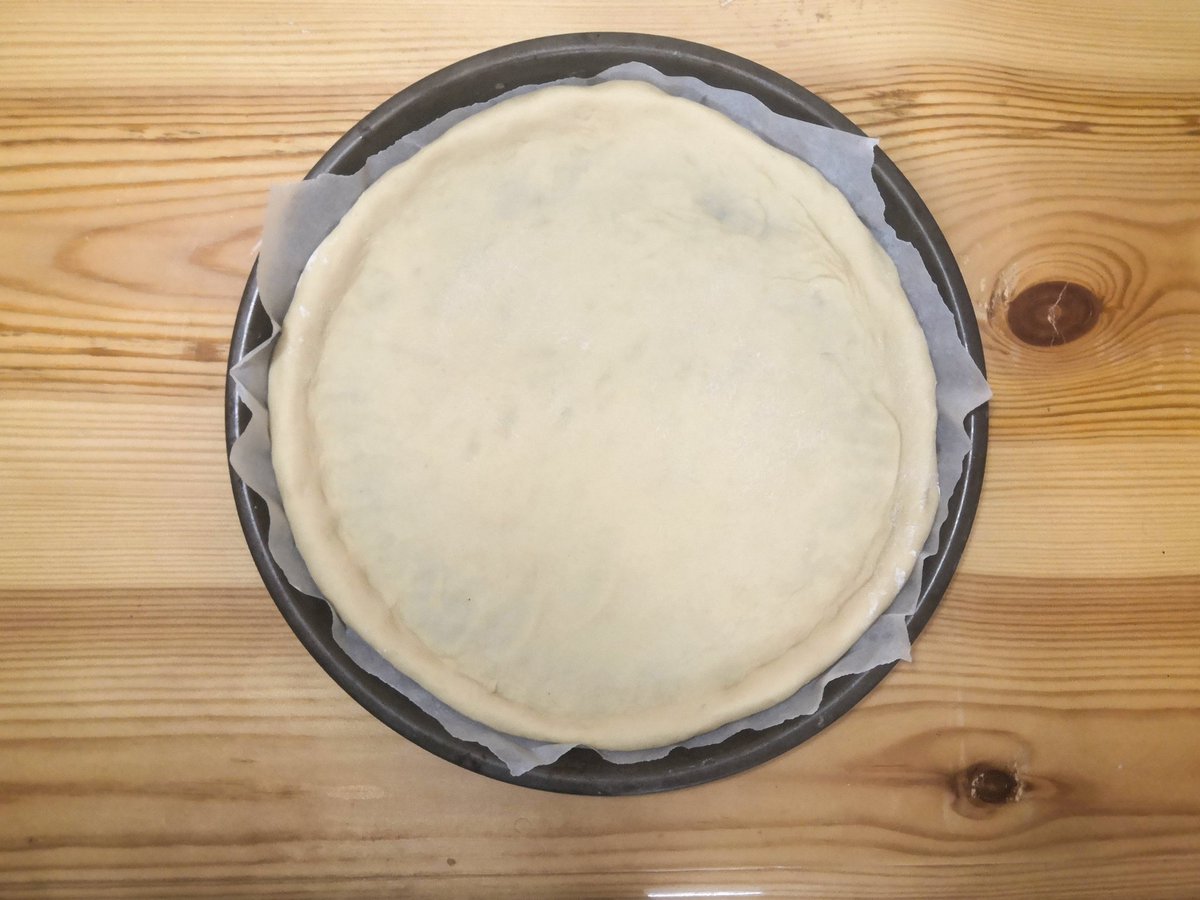 في السودان عندنا مصطلحين للبيتزا:
1- بيتزا المحلات.
2- بيتزا البيت.

أغلبنا بقول بيتزا المحلات أفضل...