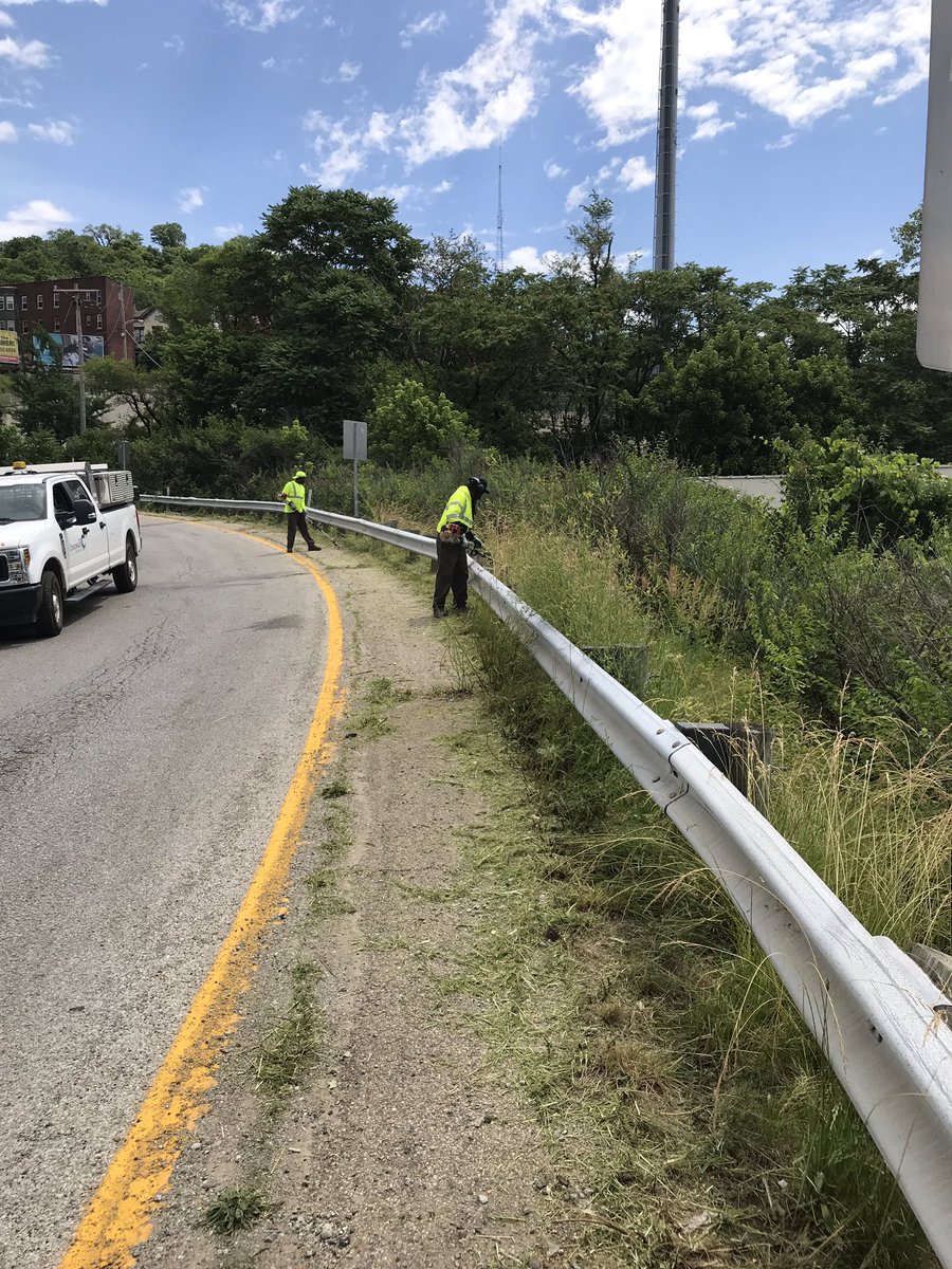 311Cincy's tweet photo. DPS Crews busy with several projects on this lovely Saturday 😎🌞💪 including the Western Hills Viaduct ramps!! #WeekendWorkflow #EverydayDepartment https://t.co/V0JkuW1kKr