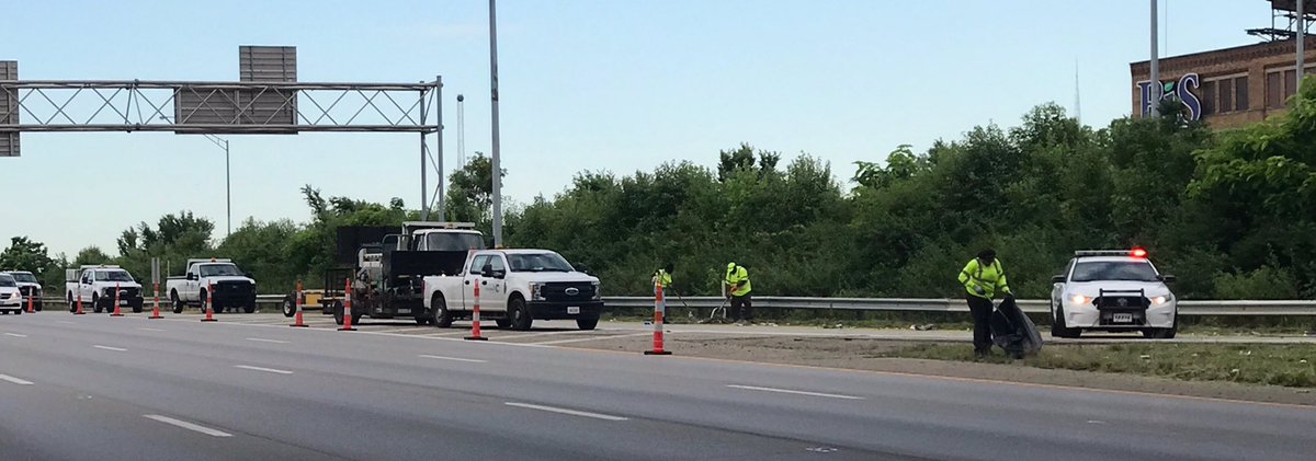 311Cincy's tweet photo. DPS Crews busy with several projects on this lovely Saturday 😎🌞💪 including the Western Hills Viaduct ramps!! #WeekendWorkflow #EverydayDepartment https://t.co/V0JkuW1kKr