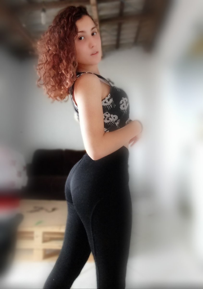 sa_ma_ra_0's tweet photo. Sim, estou com muito medo e vergonha de postar fotos no Instagram pq não sou nem 1% das meninas que meu namorado curte. Então vo postar aqui mesmo pq sou desconhecida e o flop é eterno https://t.co/xWdIZyQzBQ