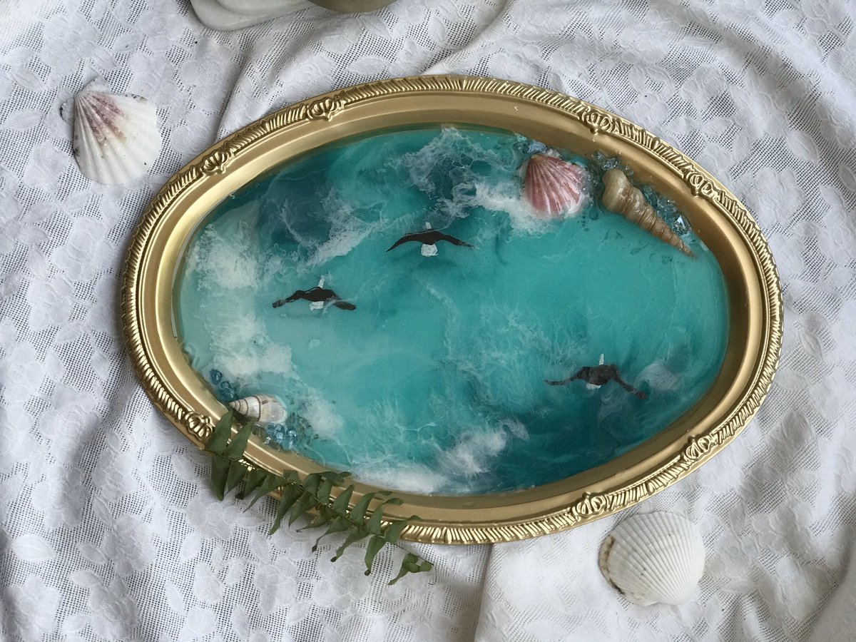 drawntosenia's tweet photo. ✨OCEAN TRAY GIVEAWAY!✨

As mentioned, I painted these birds while uhh...tipsy so since I don’t feel comfortable selling this tray, I’m giving it away! 🥴😂

For a chance to win:
-Make sure you’re following me
-Like &amp; RT
-Tag a friend if you’d like to support me some more💕 https://t.co/Rf7phDn7VO