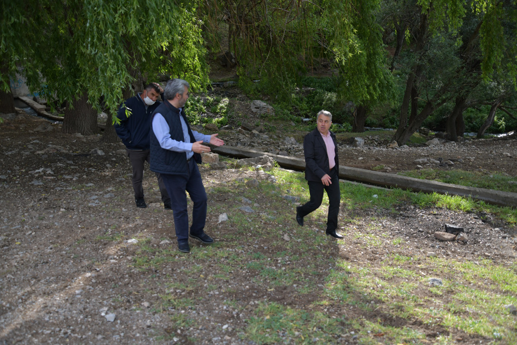 TAGEM Genel Müdürümüz Yahyalı'da Yapımı Devam Eden Ar-Ge Uygulama Merkezinde İncelemelerde Bulundu
bit.ly/37pLIRw

#üretenKayseri #gelişenTÜRKİYE

<a href="/bekirpakdemirli/">Dr. Bekir Pakdemirli</a> <a href="/SehmusGunaydin/">Şehmus Günaydın</a> <a href="/mustafaaksutr/">Mustafa Aksu</a> <a href="/fatihmetintr/">Fatih Metin</a> <a href="/zkankayacan/">Özkan kayacan 🇹🇷</a> <a href="/MstafaSahin44/">Mustafa ŞAHİN</a> @TAGEM_ANKARA <a href="/TCTarim/">T.C. Tarım ve Orman Bakanlığı</a>