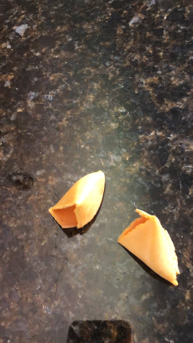 Curtishousehunt's tweet photo. Devastated! I got a fortune cookie with no fortune. What does that mean? https://t.co/0HlJJwLc74