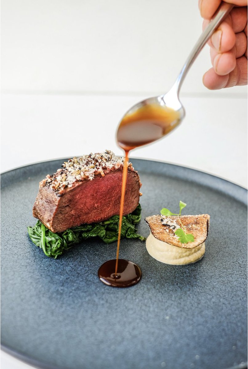 Aviation nutrition at its best 👍
really love our squair desposable dining solution and new cabin restaurant dishes <a href="/AbsoluteTaste/">Absolute Taste</a> #foodat40kfeet #aviationchef ✈️🔪