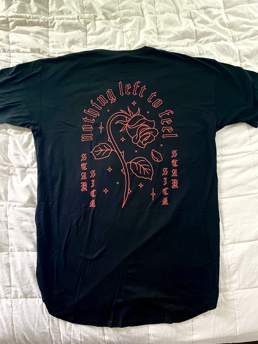 FRONZ1LLA's tweet photo. My favorite new @STAYS1CK tee ๐ฅ
#NothingLeftToFeel
https://t.co/GjkCXYz3E9 https://t.co/JaarisERzw