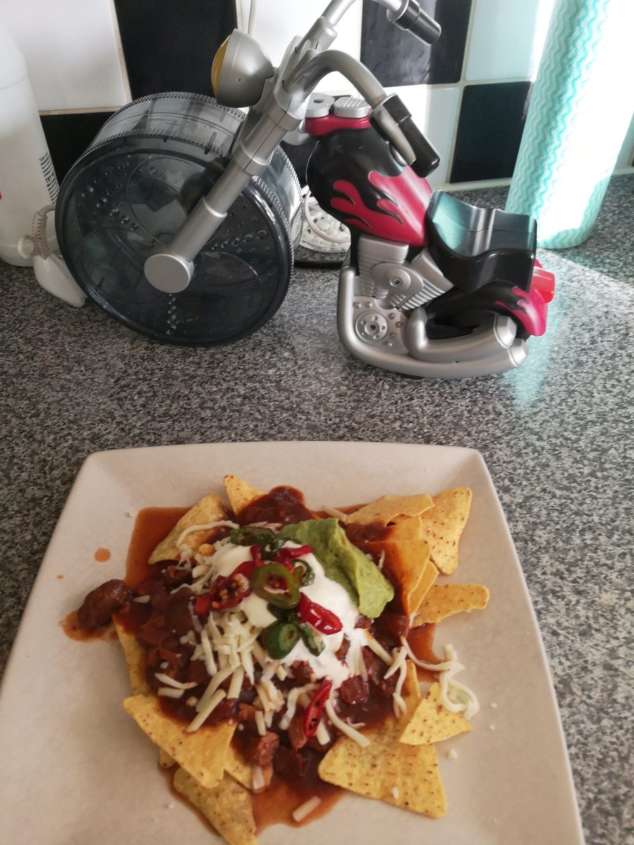 KellyWi86084682's tweet photo. Last nights tea was frito pie @timlovejoy  has amazing taste... Sunday Brunch weekend https://t.co/Np0K9JpvLq