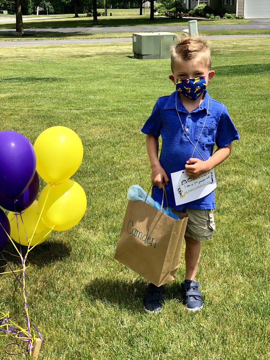 JamieAbare's tweet photo. Kindergarten Graduate! ♥️ Thank you @jenn_lunman and @GordonCreekElem! https://t.co/zd4UrWX8UR