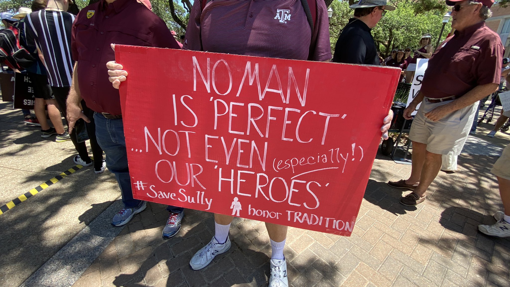 Eaajsp7XgAAp9LK?format=jpg&name=large