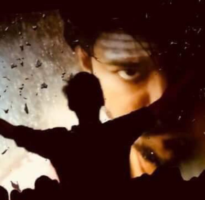 ThalapathyTelTM's tweet image. How many Thalapathy zealots are active now? 

RT and show your presence! 👍

#THALAPATHYBdayFestCDP
#Master @actorvijay