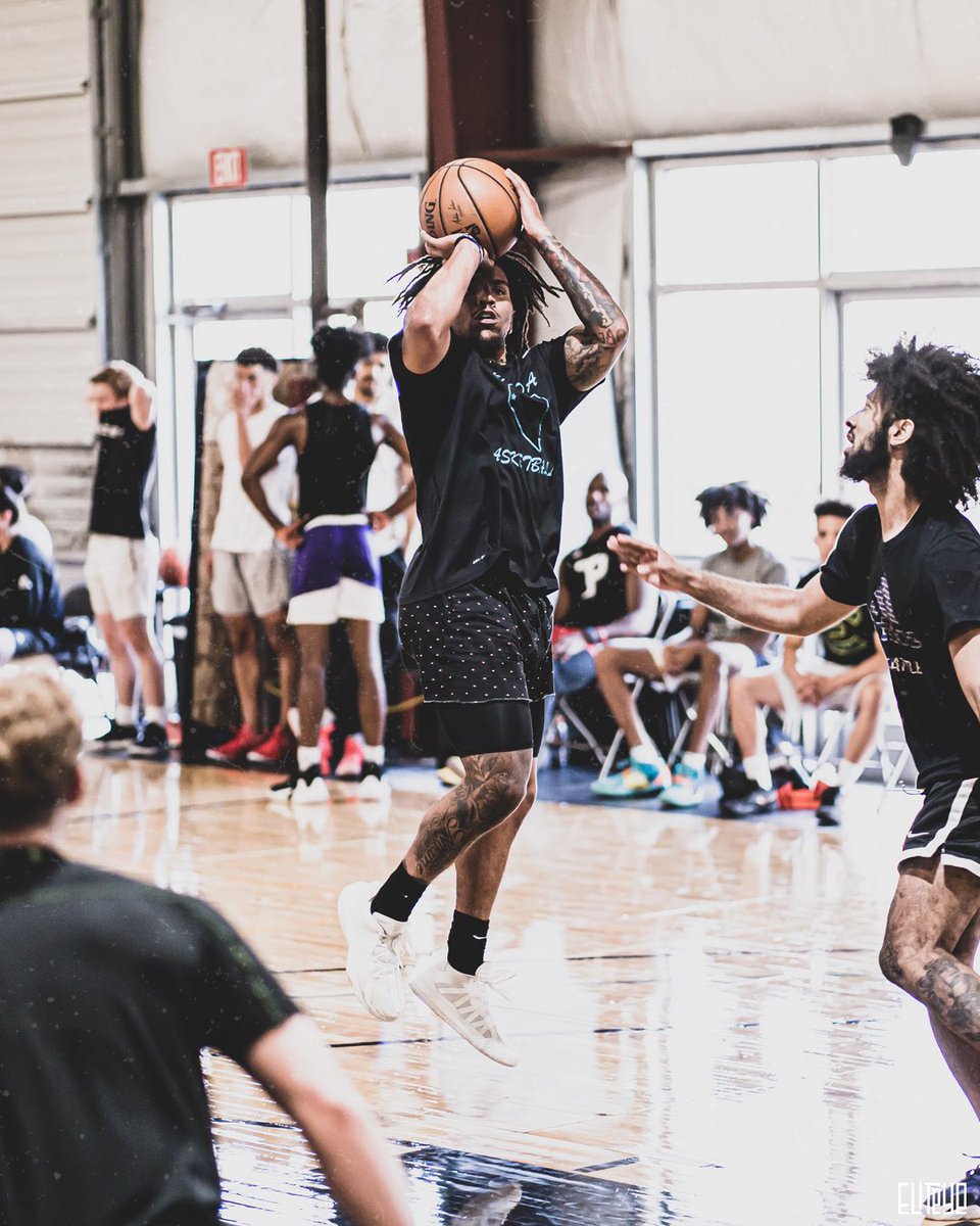 Jazz_Johnson22's tweet photo. 🖤 IN LOVE WITH THE PROCESS 🖤
•
•
•
#HeartOverHeight
#RIPTayTay❤️🕊
#SmooveJa22™️ https://t.co/g8Y4zanrgg