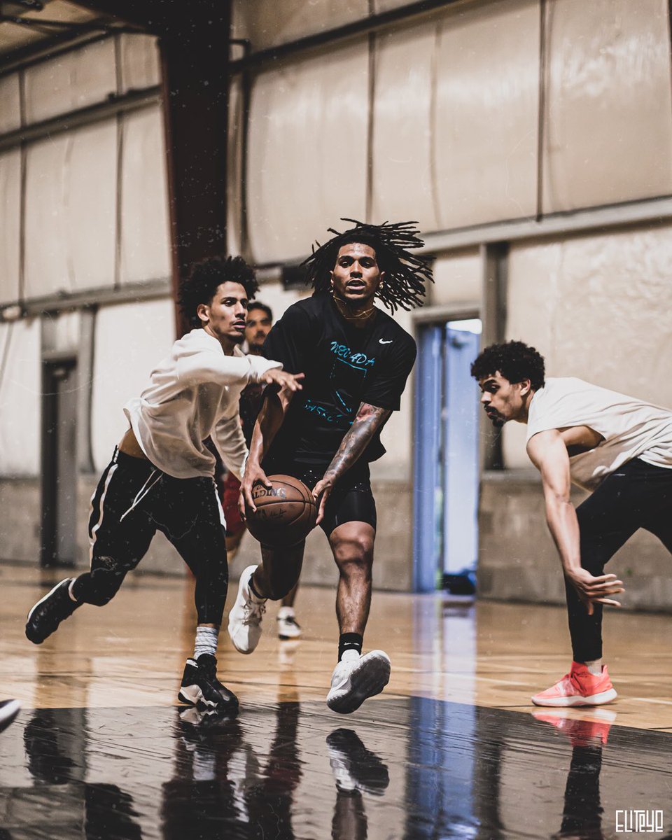 Jazz_Johnson22's tweet photo. 🖤 IN LOVE WITH THE PROCESS 🖤
•
•
•
#HeartOverHeight
#RIPTayTay❤️🕊
#SmooveJa22™️ https://t.co/g8Y4zanrgg