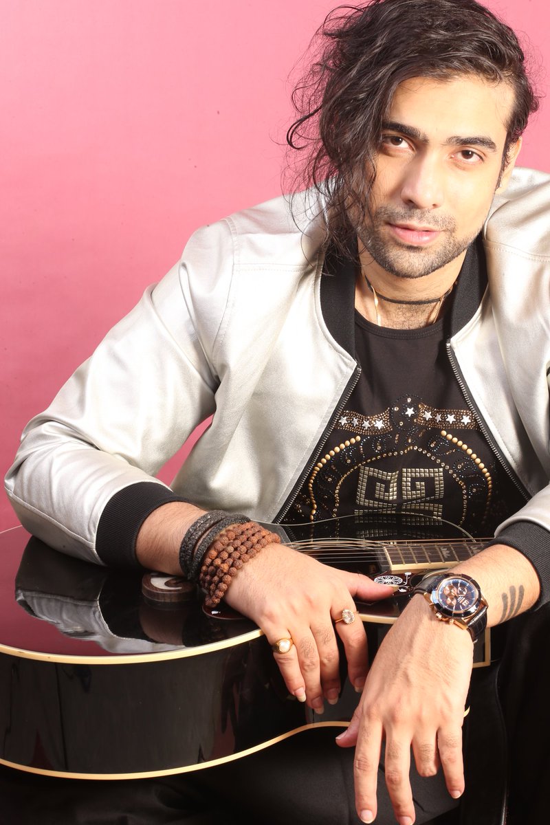 das__anami's tweet photo. Happy birthday to you @JubinNautiyal Sir🎂🎊🎉Shiv ji always bless you❤we love you❤❤ https://t.co/1MJoZfMgZu