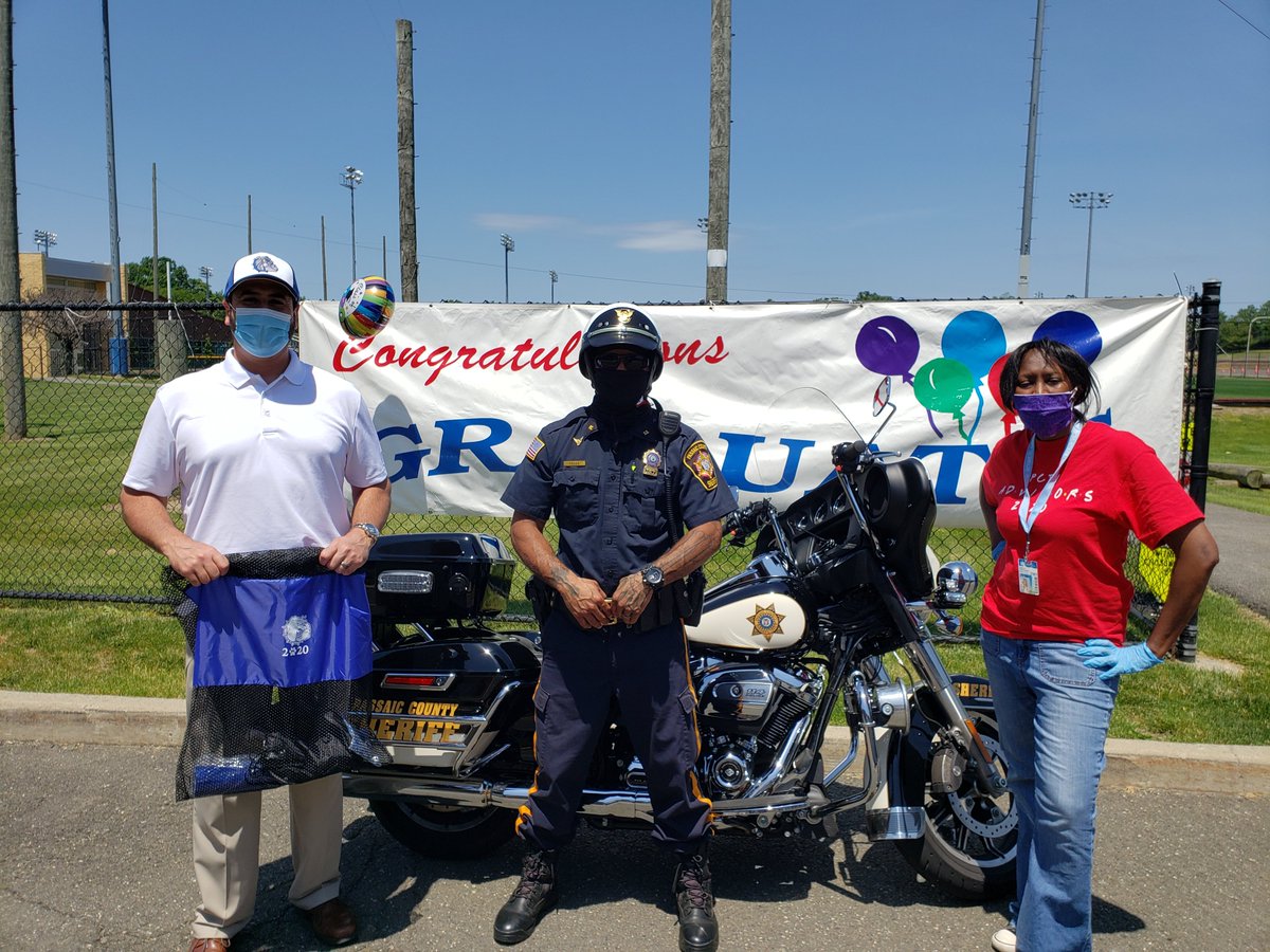 Pcti2020's tweet photo. Perfect day to distribute caps and gowns to our seniors. Shout out to @PassaicSheriff for always showing their support for our school, kids and staff. Thank you!
#blueandwhite
#classof2020strong 
#proudclassadvisor
#gonnamissthesekids https://t.co/5BQpp4HqsG