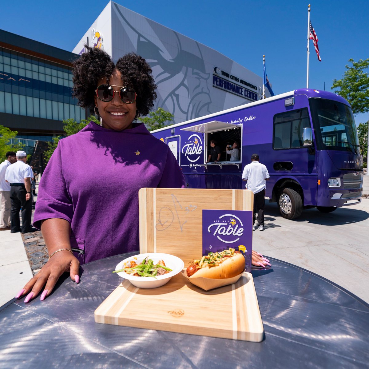 Lindsey Young (@lindseymnsports) on Twitter photo Monterae Carter saw the impact of giving back while attending Community Tuesday events as a child w/<a href="/criscarter80/">Cris Carter</a>.
Now two decades later, she's leaving her own legacy through @vikingstable, which launched one year ago today and serves TC youth.
📰: vikings.com/news/vikings-t… Monterae Carter saw the impact of giving back while attending Community Tuesday events as a child w/<a href="/criscarter80/">Cris Carter</a>.
Now two decades later, she's leaving her own legacy through @vikingstable, which launched one year ago today and serves TC youth.
📰: vikings.com/news/vikings-t…