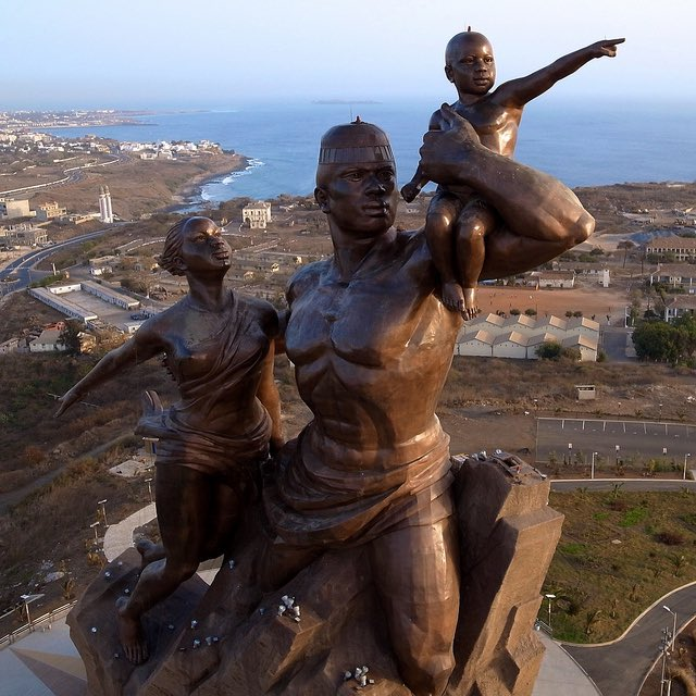 iexandre's tweet photo. Acabei de descobrir e tô apaixonado pelo Monumento da Renascença Africana, em Dacar, Senegal https://t.co/tRgfeiBHRK