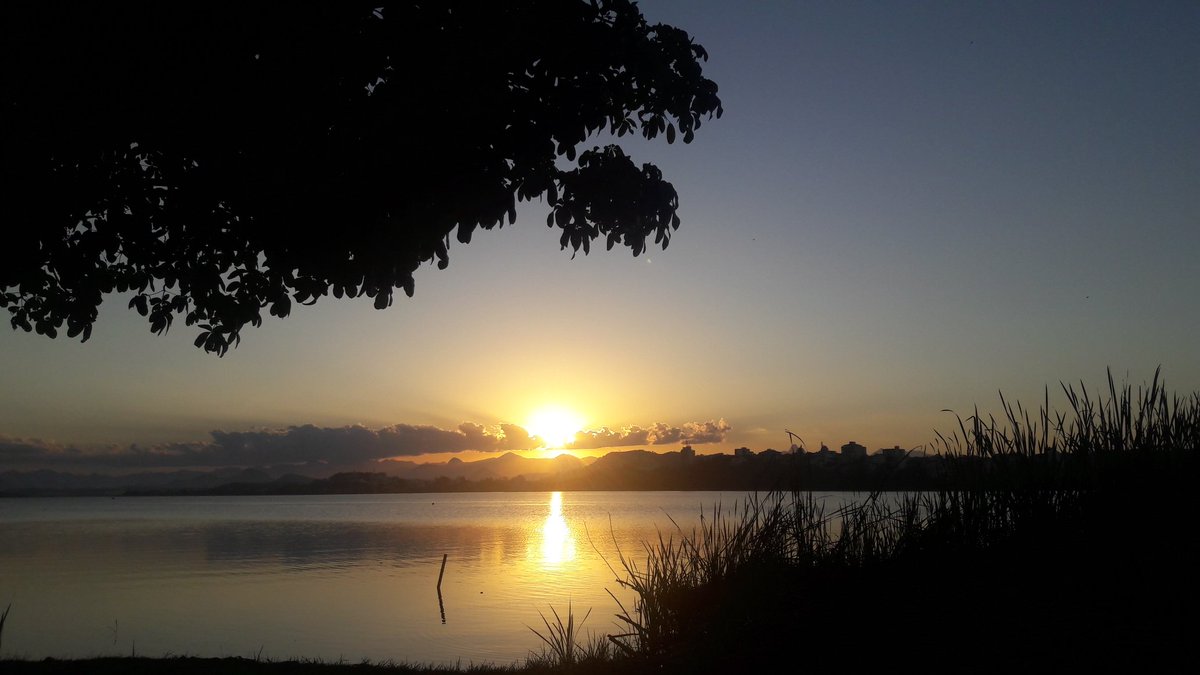 SimoneC66225617's tweet photo. Lindoooooo Por do Sol! https://t.co/idwmKSeqde