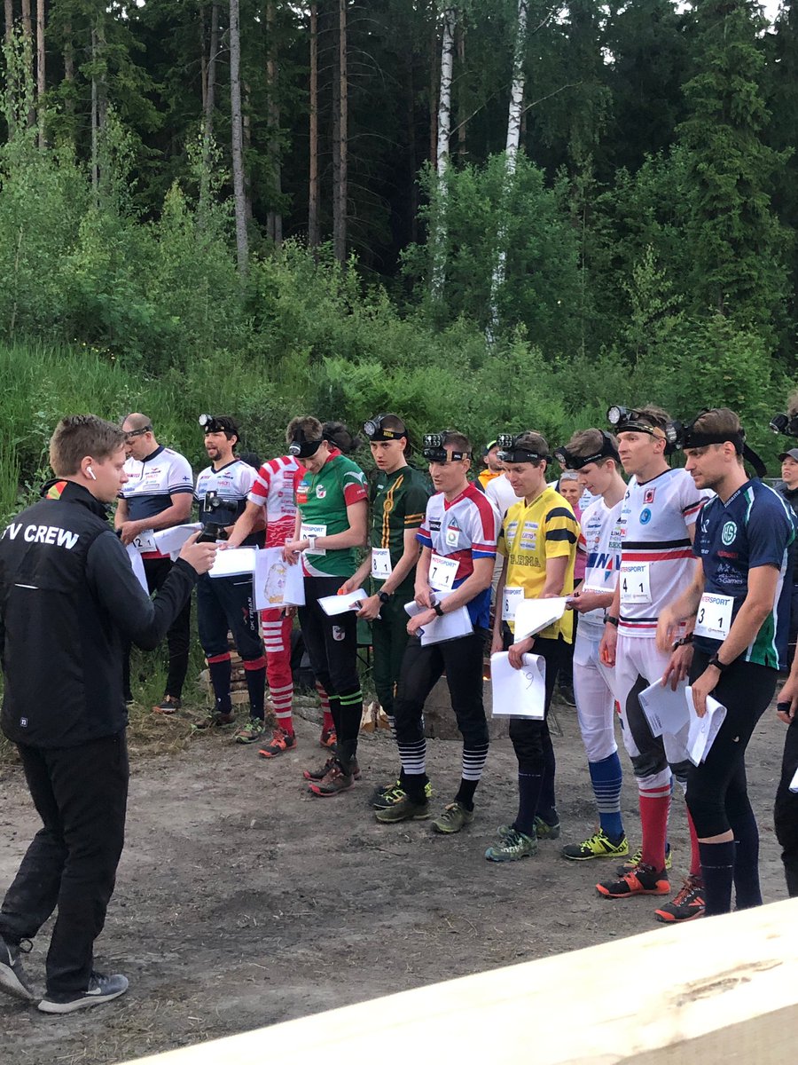 LahdenS_37's tweet photo. Naiset ovat jo kilpailleet, eivätkä virheittä selvinneet. Miehet pääsivät juuri metsään ja ISTV:stä pääsee taas seuraamaan minkälaisia virheitä miehet maastossa tekevät. #ls37 #suunnistus #jukola95 #uudelleenjuoksu #avenla #granlund #noname #lumonite https://t.co/2KlqLXr4fJ