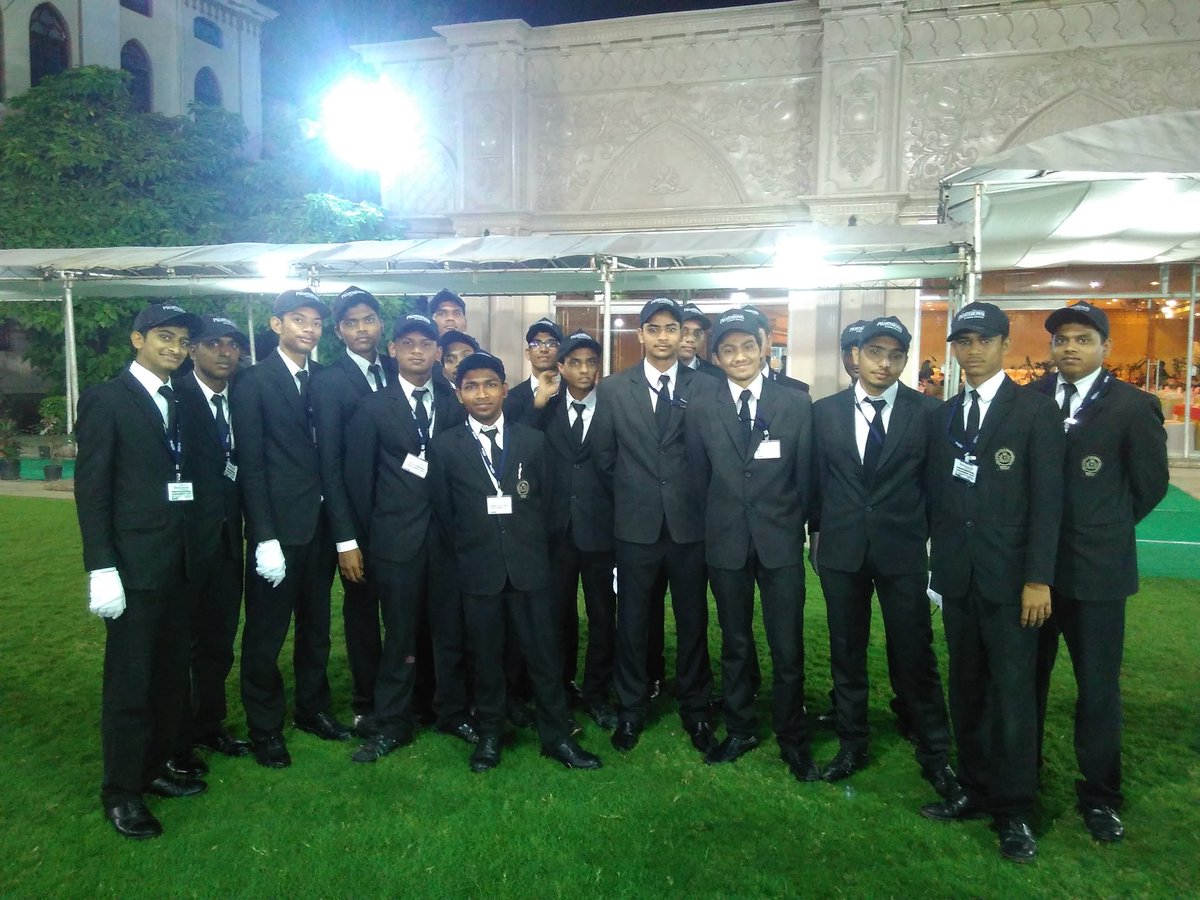 Royal Hotel Management leadership and communication skills and knowledge experience and beautiful moments #iihm #iihmHyderabad #Hyderabad #RoyalHotelManagement <a href="/SanjeevKapoor/">Sanjeev Kapoor</a>