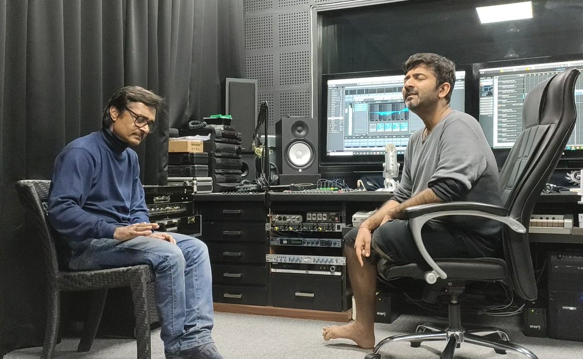 saandeeppatel's tweet photo. A man with pure soul, music and ethics...His popular songs changed whole perception of gujarati cinema. Thank you for being the strongest creative part of my cinema... Happy Birthday @Soulfulsachin https://t.co/ZjCz5lKHYG