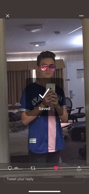 Watch Jordan Kaplan's leaked NSFW photo on TwXstars