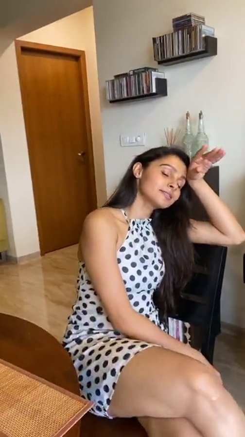 Eab-iNBUYAEnugB?format=jpg&name=900x900