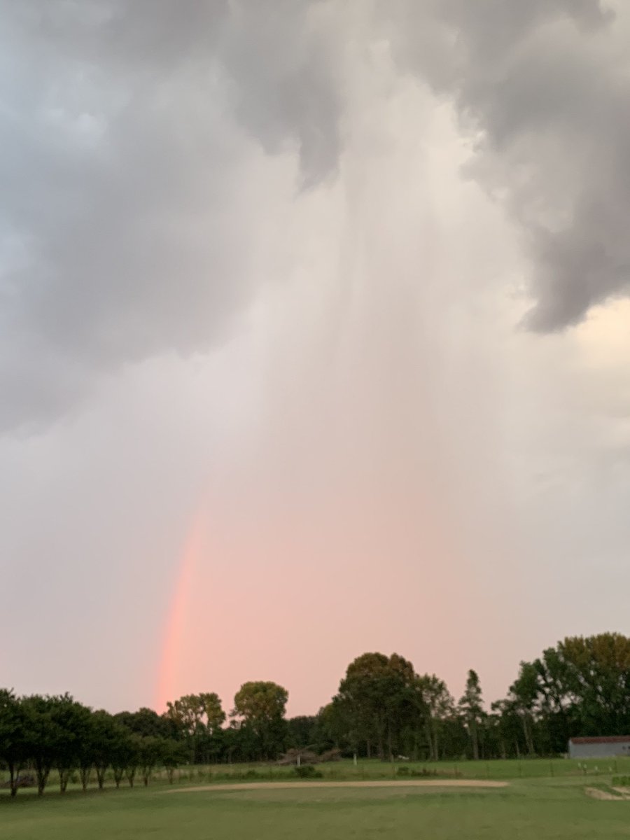 KASpencer11's tweet photo. Really cool rain shaft and rainbow just southeast of Cabot @KATVToddYak @jd_spencer https://t.co/LgDAfddy1H
