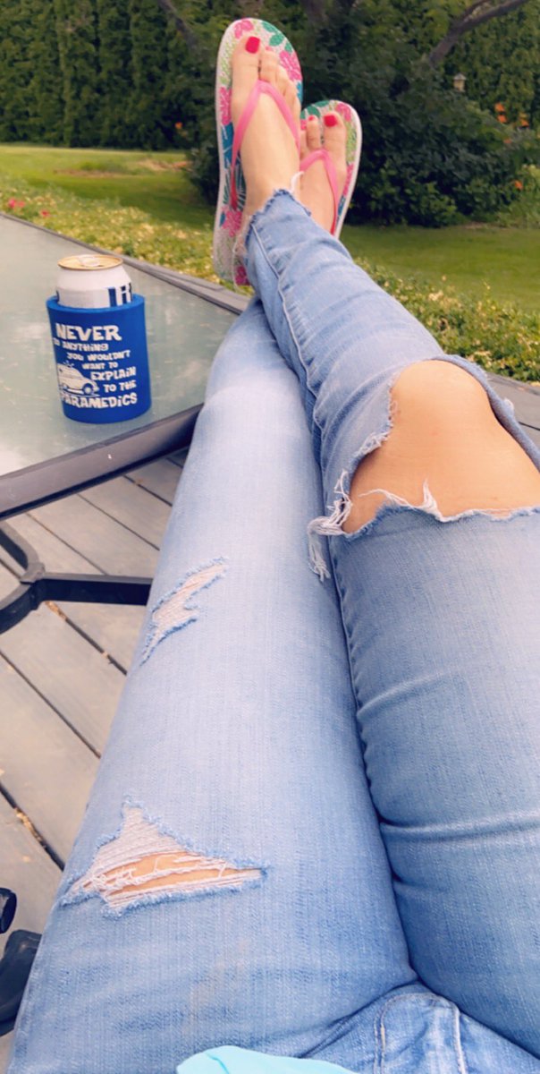 medic_sarcastic's tweet photo. The Koozie speaks the truth! 💋
#NeverDoAnything
#YouWouldnt
#WantToExplain #ToTheParamedics 🚑 https://t.co/1IBlRpGaHk