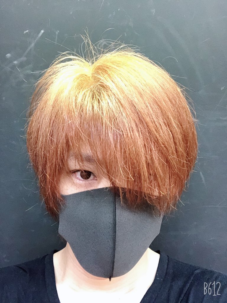 回陽健太 No Twitter 忙しすぎて美容院行けない 意外に量の多い 歳のモノ が目立つ 自分で染めると洗い流しの時に風呂場も染まる ブリーチなら全て解決 今まで黒染めしてたのでがっつり逆プリン イマココ