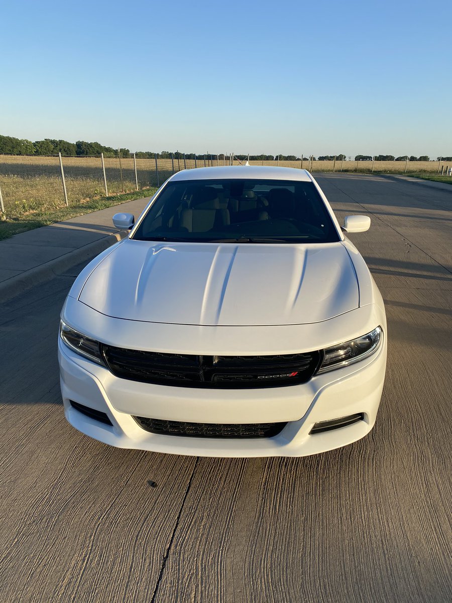 Similachoe's tweet photo. Just bought my first car, if you know me you know how big this is for me😭😭😭😭 all i can say is thank you God https://t.co/xlV9QXZMJB