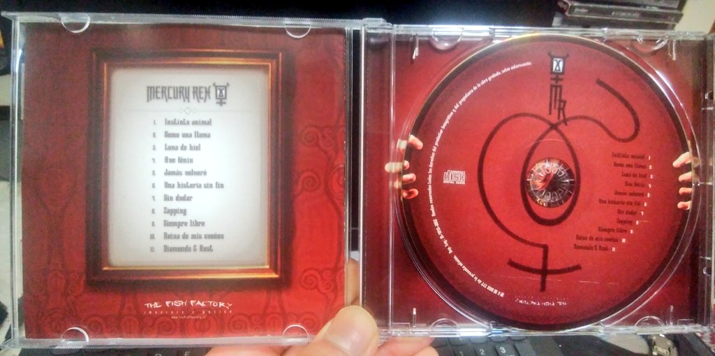 スペイン正統派HR/HMバンドMERCURY REXの2012年1stアルバムInstinto animal。元ETERNITYのボーカルIñaky "Averno" Salas氏とVHALDEMARのギターPedro J. Monge氏の合同プロジェクトによるRATTやモトリーなどのアメリカンHRが実に爽快なアリーナロック、ヘアメタル好き必聴作！
youtu.be/Gme6SrO8mzY