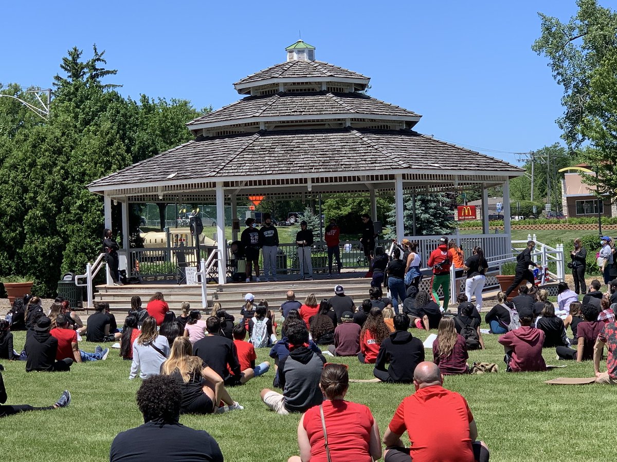 Emotional and inspirational peaceful protest in Mundelein today for Black Lives Matter. It’s amazing to see and hear the passion and voices of our youth working so hard to positively change our world! We can ALL do something and we NEED to do better. #BlackLivesMatter