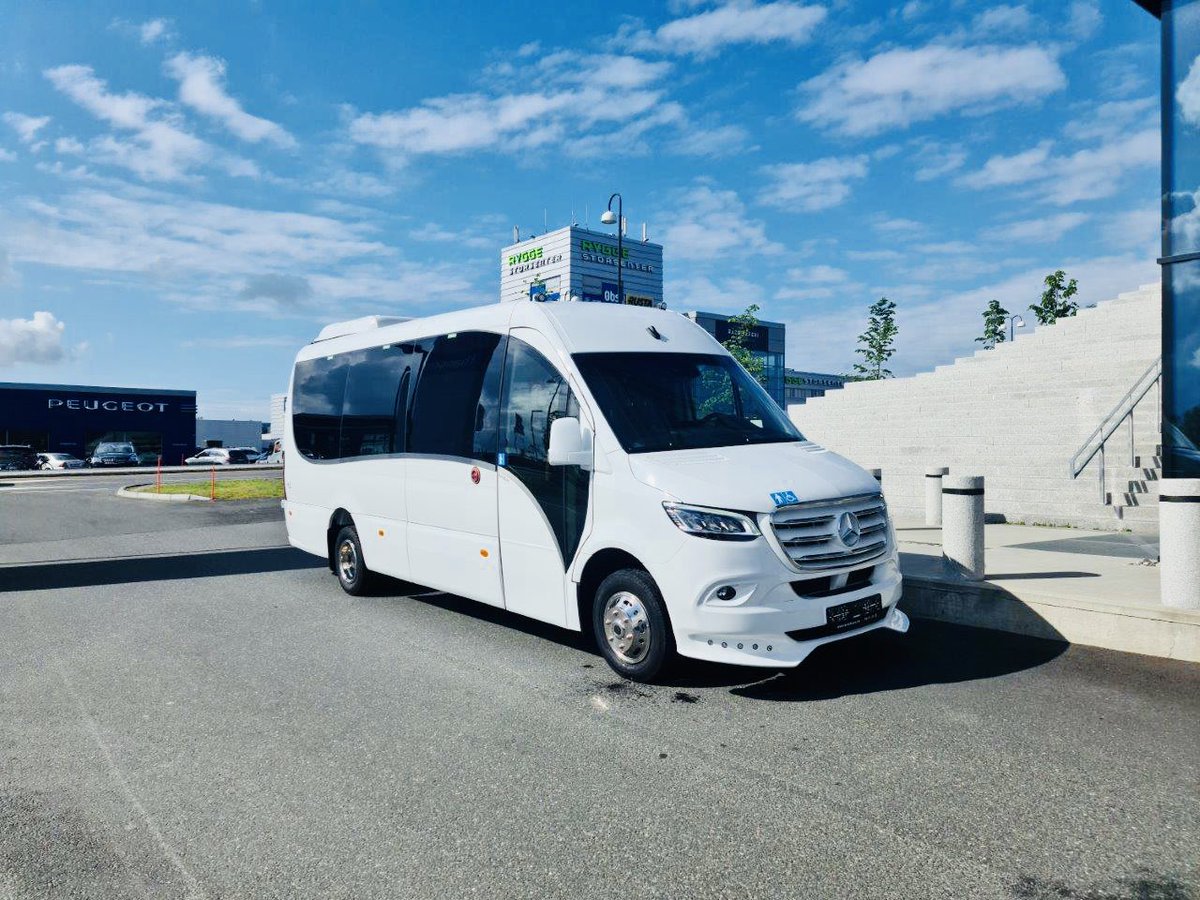 IlesbusCoach's tweet photo. Harmony Delux - Accessible Tourism Bus 🔆 #tourism #mobility #tourismbus #accessiblebus #travel #design #customdesign #mercedesbenz #sprinter519cdi https://t.co/gSU2eOkX0s