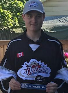 dorchesterdolp1's tweet photo. What a busy day for our Phin team. Phin nation welcomes Wyatt Sloetjes to help us keep the rubber out of our net. Although not born and bred in Dodge, we welcome Wyatt as an honorary dodge boy. Welcome to the family Wyatt. #phase3comingsoon #weneedhockey #gophinsgo #letsdothis https://t.co/yh1d7Ej5oQ
