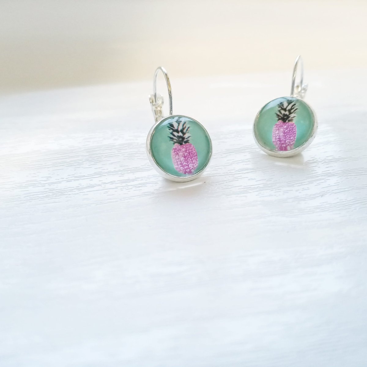 How about some fun kitschy pineapple earrings? Perfect for summer. Prickly yet sweet🍍£6
okapipangolin.sumup.link/pineapple-kits…
#pineapple #pinkpineapple #kitschycute #pineappleearrings #funjewellery #summerearrings #summer #cuteearrings #kitsch #retro #okapipangolin #okapipangolinjewellery