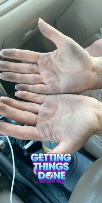 My hands look like this cause my homie can&rsquo;t change a tire https://t.co/7OkYFu7jlQ<a href="/tag/sesh"class="tags"><span>#sesh</span></a>