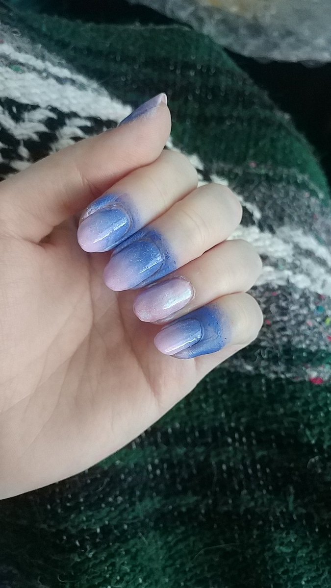 justaweebtrash's tweet photo. Simply fucked up and forgot the protective peel step, oof #nailprobs #simplyfailed At least my @holotaco scattered holo looks cute https://t.co/T7vDBSyHNQ