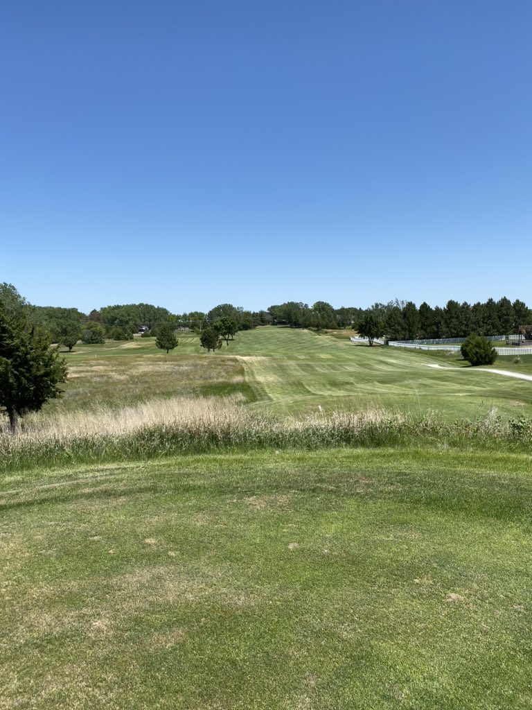 Lake Maloney Golf Club ( LakeMaloneyGC) / Twitter