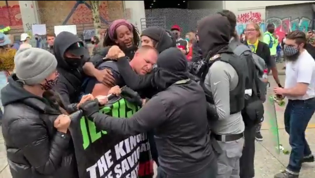 Kaitlin Bennett tweet media