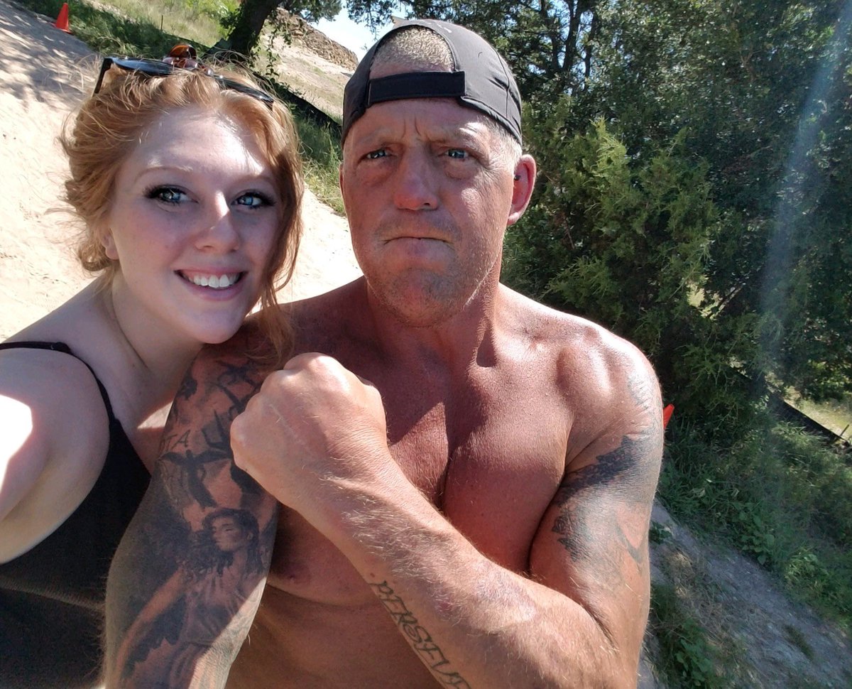 dustinrhodes's tweet image. I just love hangin with my daughter. We fishin a lil bit! Love ya ⁦@DakotaRunnels22⁩