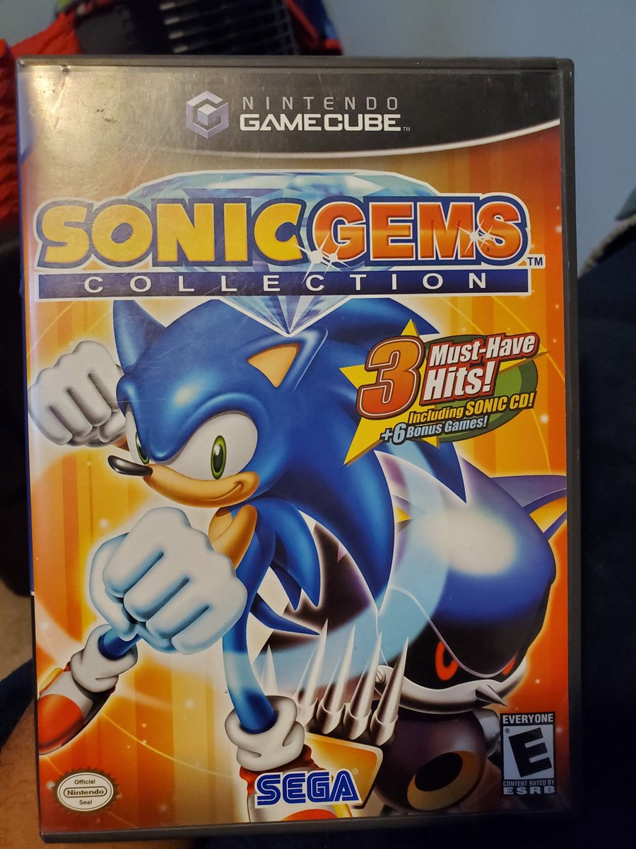 CyrelleSonic18's tweet photo. I almost wanted to scream like a kid when I saw this in store, the fact I never played these 3 classic sonic games is unforgivable. Hooking up my GameCube cause today! I found the real gems! 🙂👍✨
#SonicGemsCollection 💎
#SonicCD 💎
#SonictheFighters 💎
#SonicR 💎 https://t.co/4MjjR3FMQc