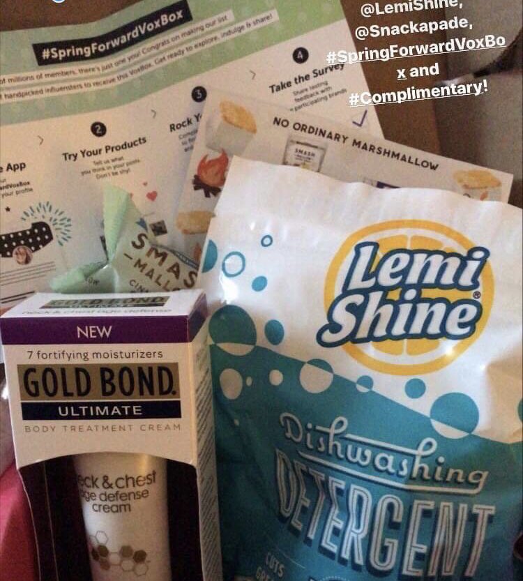 BellaSocialite's tweet image. Got this new box @Influenster, @GoldBond_Ultimate, @LemiShine, @Snackapade, #SpringForwardVoxBox and #Complimentary