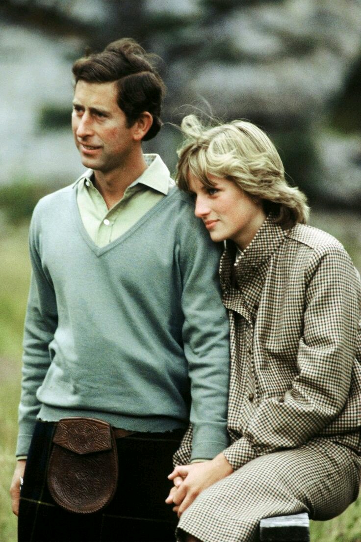 versaceschanel's tweet photo. princess diana with a disappointment https://t.co/k719Nsp5v4
