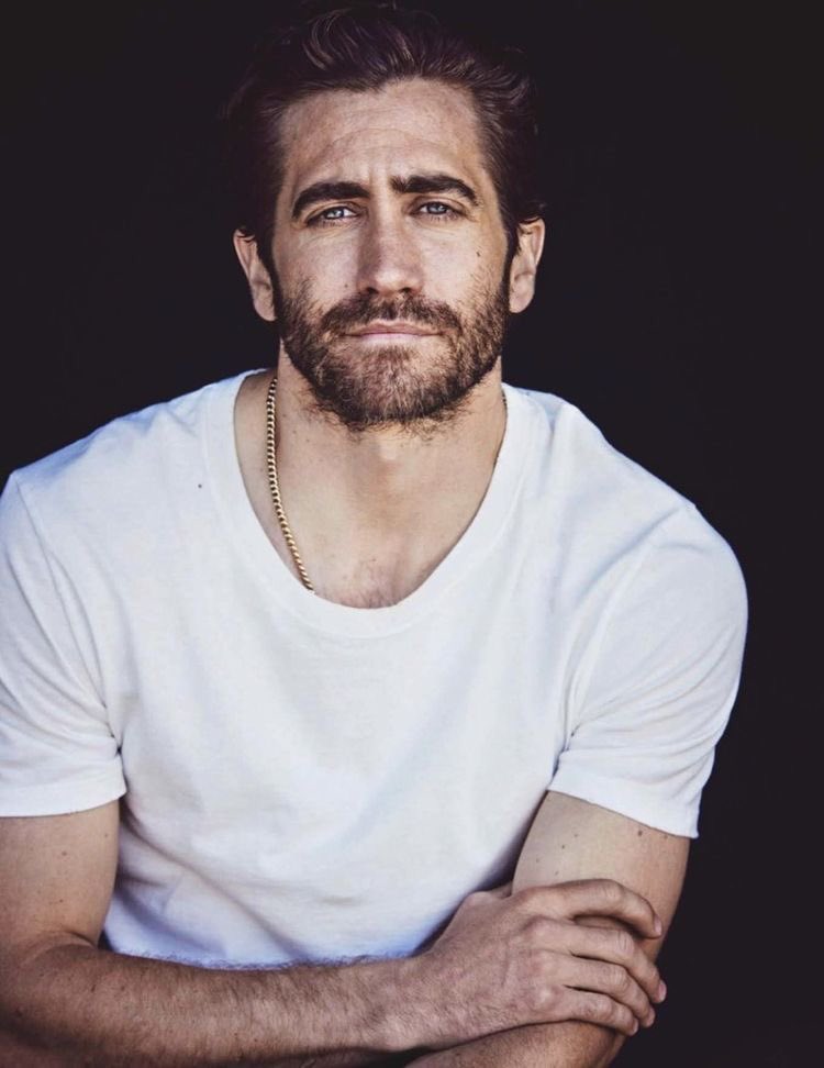 iru01_'s tweet photo. قائمة بالوسيمين اللي يمتلكوا كاريزما عالية 
نبدأ بـ Jake Gyllenhaal😔 https://t.co/Jj2yMdrm2Z