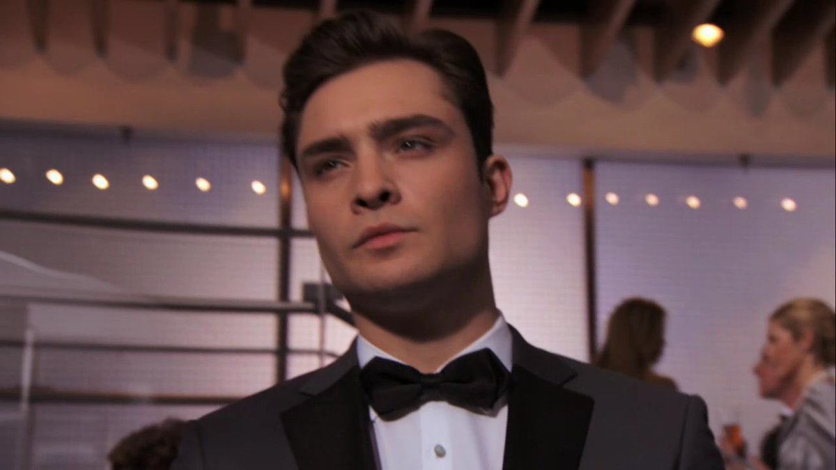 gg_scene's tweet photo. Chuck en trajes es un si de mi parte https://t.co/QTzqQMpRAb