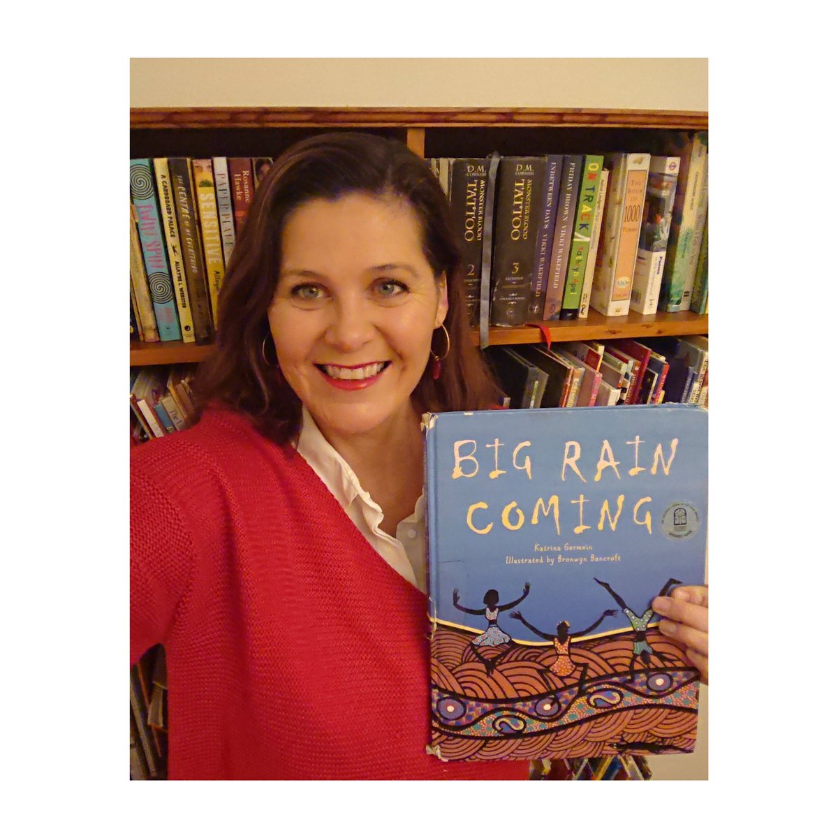 Happy #sundayshelfie day 🎉🎈...
Big Rain Coming, was @katrinagermein’s first picture book. Now an Australian classic celebrating over 20 years in print, the lyrical story tells of waiting for the rain in a remote community. It was also a <a href="/TheCBCA/">The CBCA</a> Notable 📖🎉..<a href="/PenguinBooksAus/">Penguin Books Aus</a>