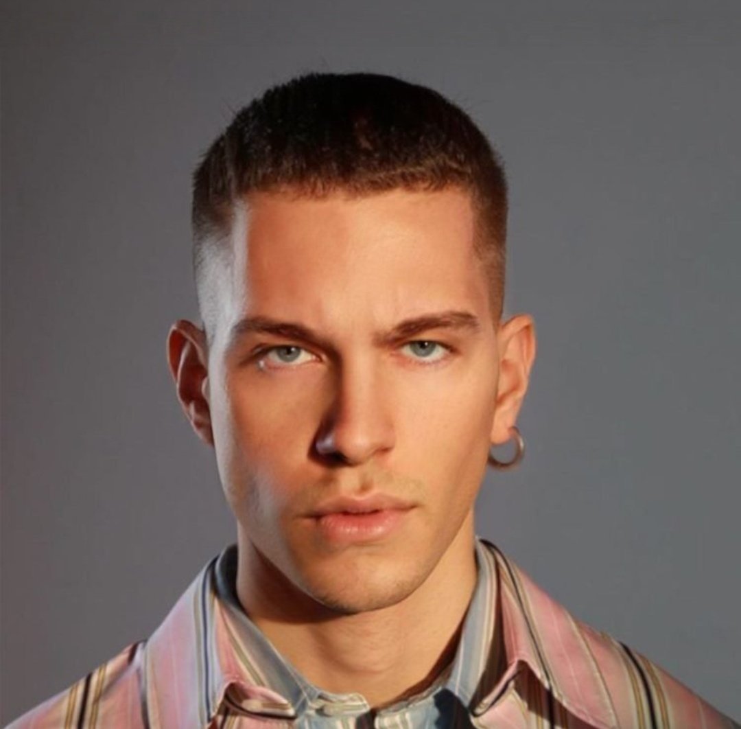 TeamMariconas's tweet photo. @ItsMalbert , mezclando a Mahmood y Di Caprio ha salido esto😍🤤 https://t.co/omQ8eMyBq4