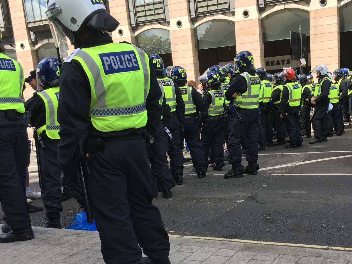 CityPoliceBD's tweet image. Proud of all the officers I worked with today. Extremely brave and professional dealing with multiple incidents. @CityPoliceCops @BTPLondon @metpoliceuk all holding the thin blue line. Disgraceful behaviour shown towards officers. #Teamwork @CityPoliceJM