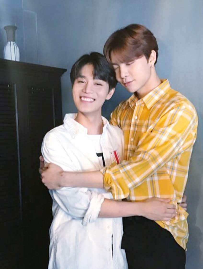 JohnSeoBolivia's tweet photo. ¡Gracias por trabajar siempre tan duro y poner una sonrisa en nuestros rostros! realmente eres un regalo. Espero que tengas más oportunidades para mostrar tu increíble voz.💕(+)

#HAPPYTAEILDAY
#달이_선택한_단한사람_문태일
#WithMoonTaeil
#ItsTaeilTime https://t.co/IM1XOwOIHr